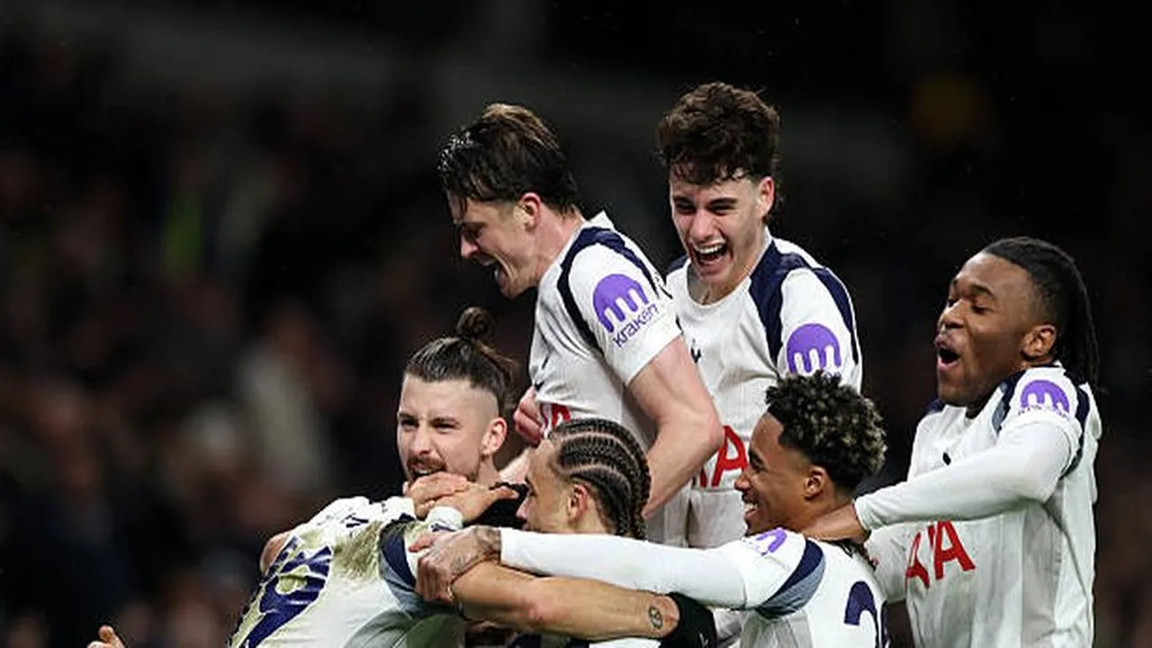 موعد مباراة توتنهام وكريستال بالاس والقنوات الناقلة وتوقعات التشكيل في الدوري الإنجليزي